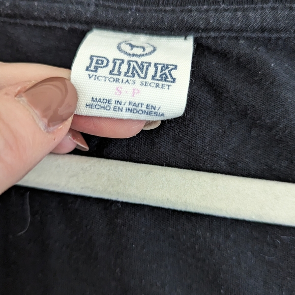 PINK loose black long sleeved tee - Picture 6 of 9